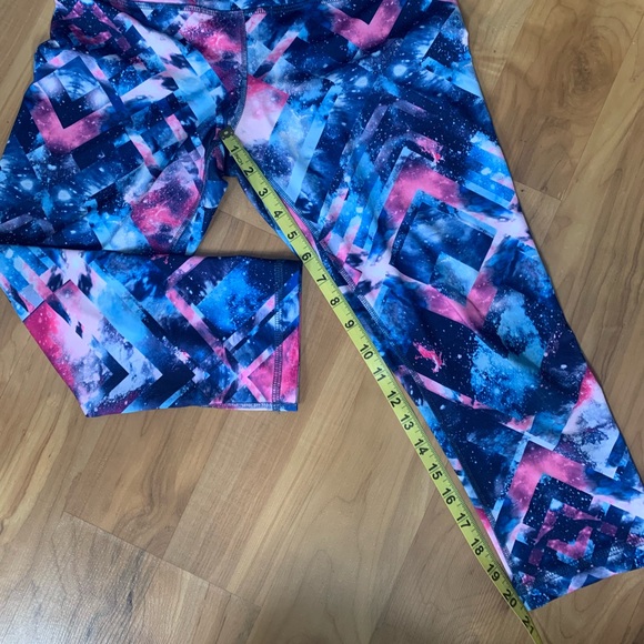 Workout Capri Leggings: Anjali - Picture 7 of 8